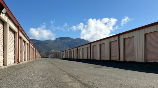 TnT Self Storage - 3562 Big Valley Road