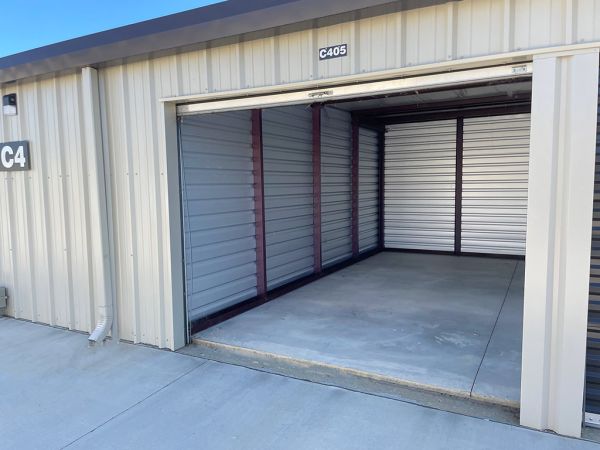 J Hand Storage Solutions - 2122 Flowood Drive