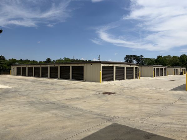 J Hand Storage Solutions - 2122 Flowood Drive