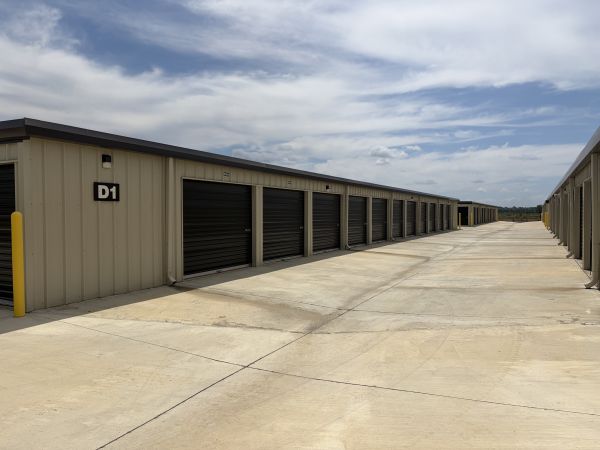 J Hand Storage Solutions - 2122 Flowood Drive