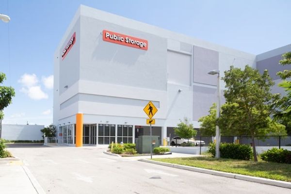 Public Storage - Miami - 2641 NE 186th Terr - 2641 NE 186th Terr