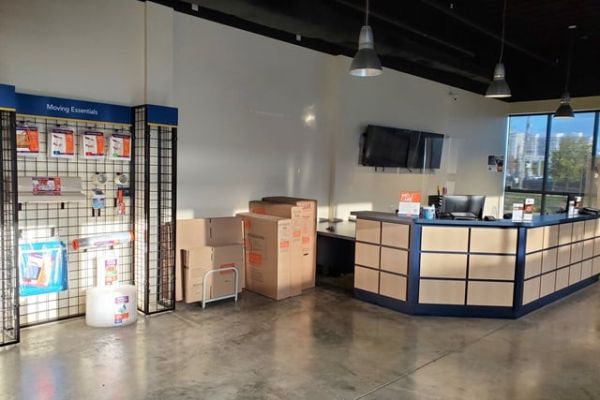 Public Storage - Miami - 2641 NE 186th Terr - 2641 NE 186th Terr