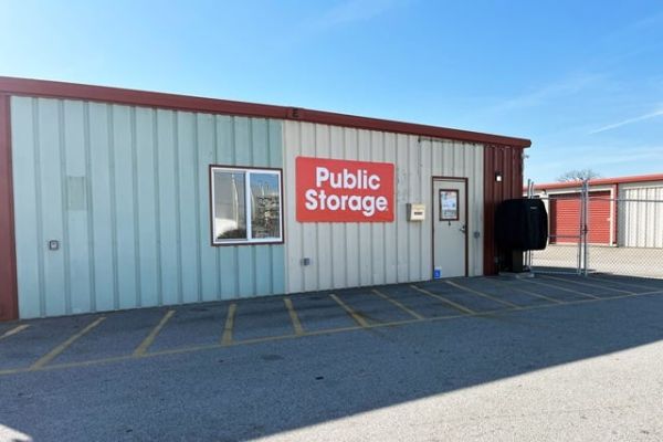 Public Storage - Louisville - 3520 Chamberlain Lane - 3520 Chamberlain Lane