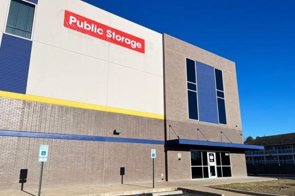 Public Storage - Louisville - 3913 Accomack Dr - 3913 Accomack Dr