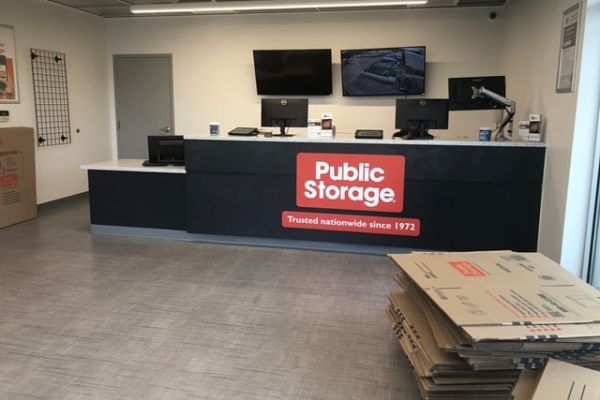 Public Storage - Orlando - 8550 Old Winter Garden Rd - 8550 Old Winter Garden Rd