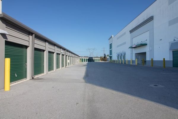 Public Storage - Spring Hill - 10437 County Line Rd - 10437 County Line Rd