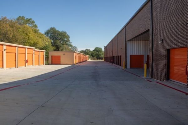 Public Storage - Sherman - 2211 N Travis St - 2211 N Travis St