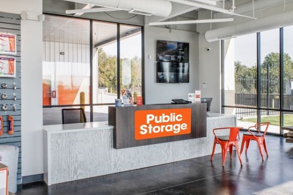 Public Storage - Sherman - 2211 N Travis St - 2211 N Travis St