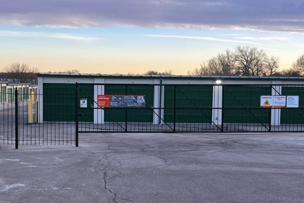 Public Storage - Kansas City - 2806 S 44th St - 2806 S 44th St