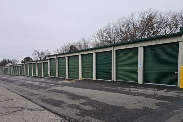 Public Storage - Olathe - 11675 S Strang Line Rd - 11675 S Strang Line Rd