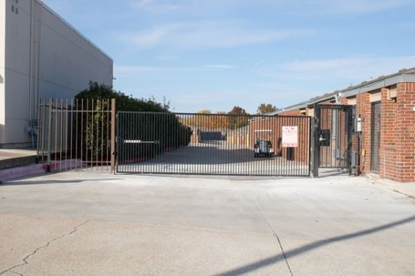 Public Storage - Plano - 1919 W 15th St - 1919 W 15th St