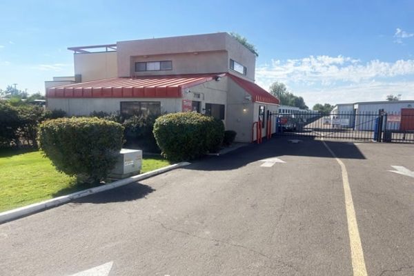 Public Storage - Glendale - 7118 N 67th Ave - 7118 N 67th Ave