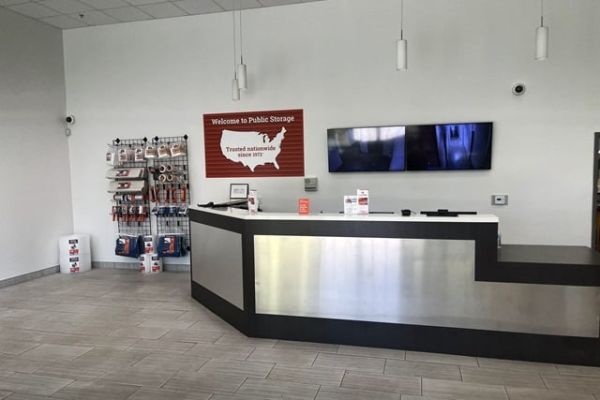 Public Storage - Vista - 1340 N Melrose Dr - 1340 N Melrose Dr