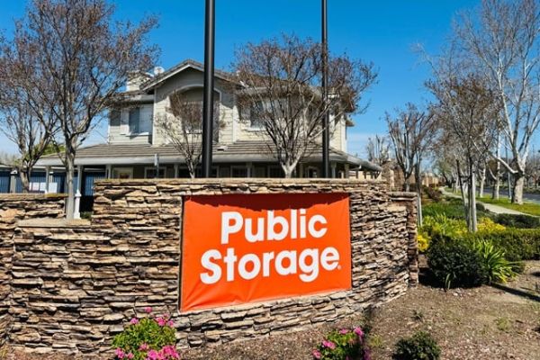 Public Storage - Pleasanton - 3555 Stanley Blvd - 3555 Stanley Blvd