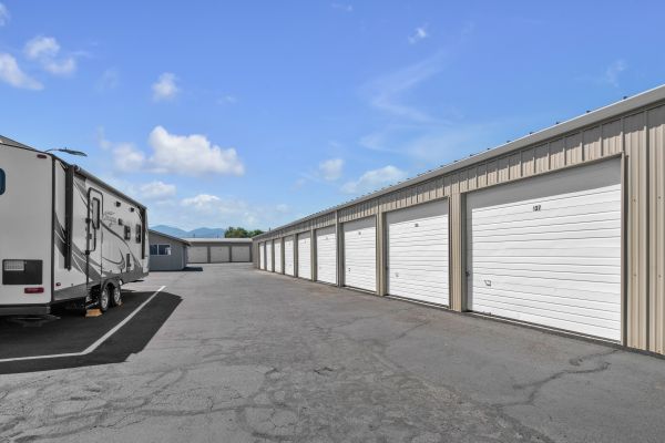 Buxbear Storage Oak Grove - 241 Oak Grove Road