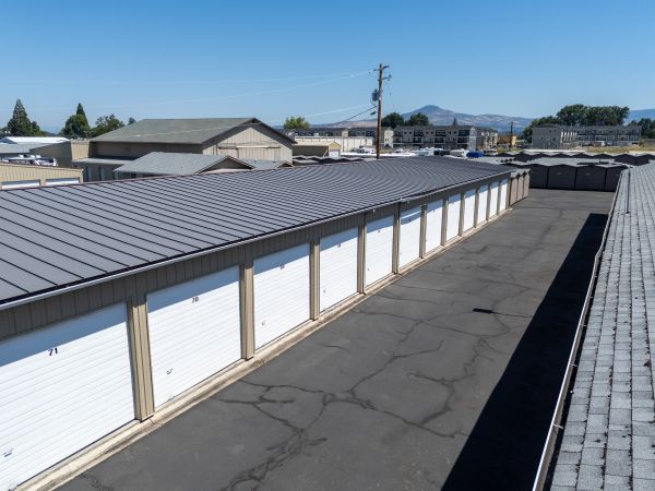 Buxbear Storage Oak Grove - 241 Oak Grove Road