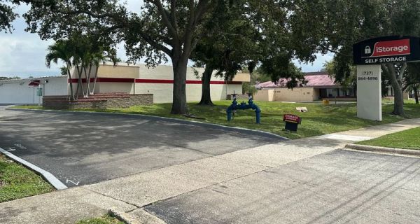 iStorage - 7006 - St. Petersburg - 3950 34th Street South