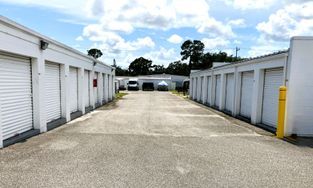 iStorage - 7007 - 32nd Street - 4305 32nd Street West