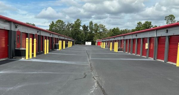 iStorage - 8352 - Spring Hill FL - 4867 Commercial Way