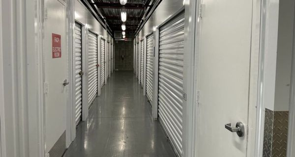 iStorage - 8352 - Spring Hill FL - 4867 Commercial Way