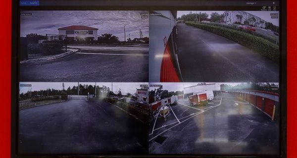iStorage - 8352 - Spring Hill FL - 4867 Commercial Way