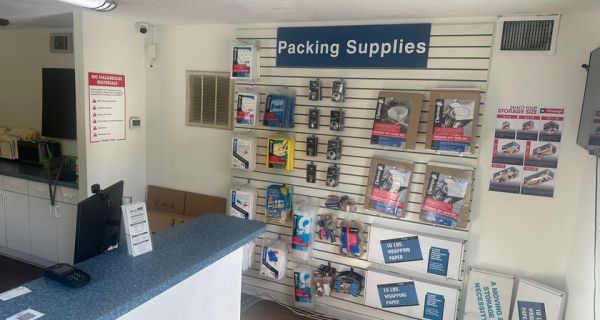 iStorage - 8355 - Tampa - 4120 E 10th Ave