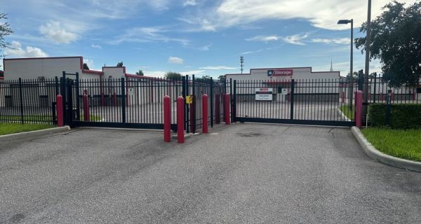 iStorage - 7104 - Big Bend - 12832 U.S. 301