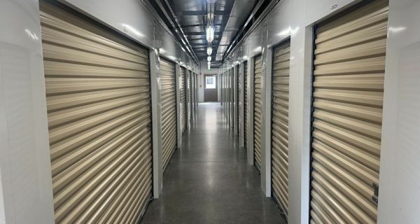 iStorage - 7104 - Big Bend - 12832 U.S. 301