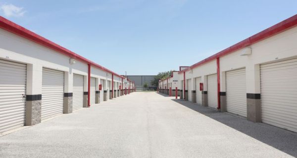 iStorage - 7101 - Fruitville Rd - 7600 Claxstrauss Drive