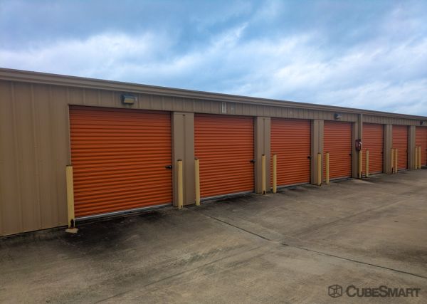 CubeSmart Self Storage - 6140 North Sam Houston Parkway West - TX - 6140 North Sam Houston Parkway West