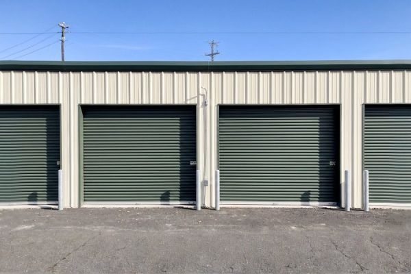 Pope Storage - 570 Pangborn Boulevard