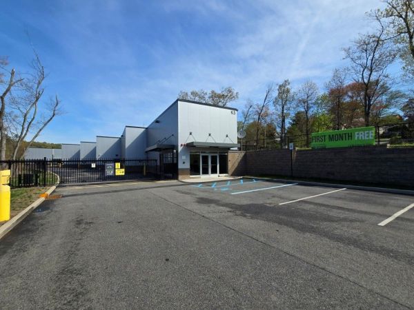 Extra Space Storage - 5246 - Pearl River - 59 Hillside Ave - 59 Hillside Avenue