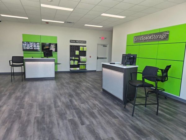Extra Space Storage - 6656 - Fort Myers - 15805 S Tamiami Trl - 15805 South Tamiami Trail
