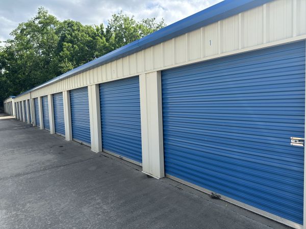 Knox Locks Self Storage - 924 North Dixie Boulevard