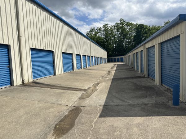 Knox Locks Self Storage - 924 North Dixie Boulevard