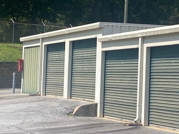 Store In Place Pisgah Forest - 6185 Hendersonville Highway
