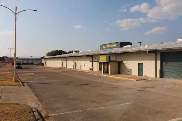 Ideal Storage - Industrial - 225 North Industrial Drive