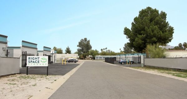 RightSpace Storage - 3048 - Tuttle - 2850 N Tuttle Ave