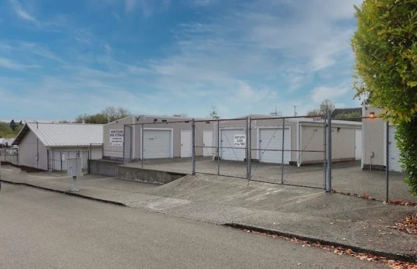 Monte Mini Storage - 421 Fleet Street South