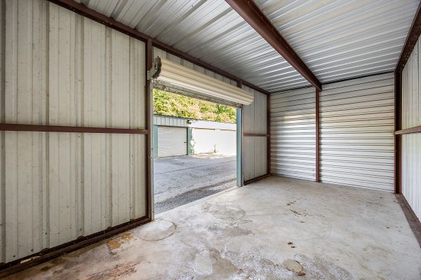 Three Oak Storage - 15167 U.S. 79
