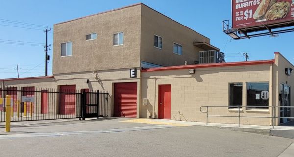 SecurCare - 0324 - Bakersfield CA - 3301 Truxtun Avenue