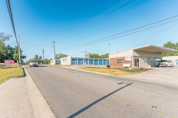 Eagles Landing storage at Zetterower - 23 N Zetterower Ave