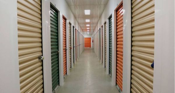 SecurCare - 4112 - Country Club - 749 North Main Street