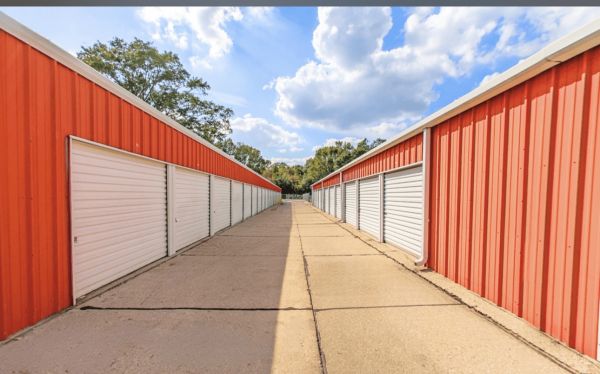 Radiant Storage -Sullivan - 8691 Sullivan Rd