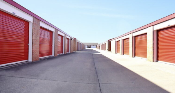 iStorage - 8216 - Wichita KS - 1701 North Rock Road