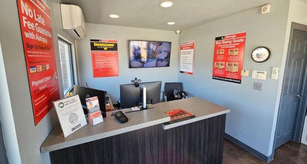 iStorage - 8223 - Wichita KS - 550 North Tyler Road