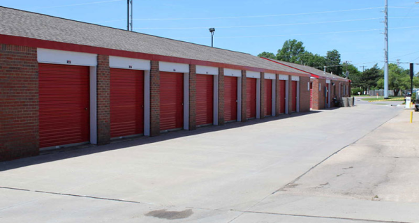 iStorage - 8223 - Wichita KS - 550 North Tyler Road