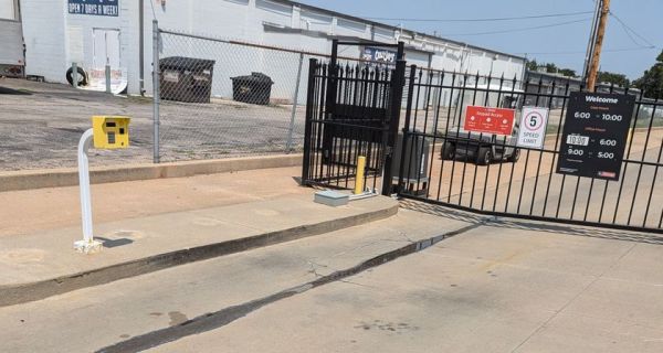 iStorage - 8223 - Wichita KS - 550 North Tyler Road
