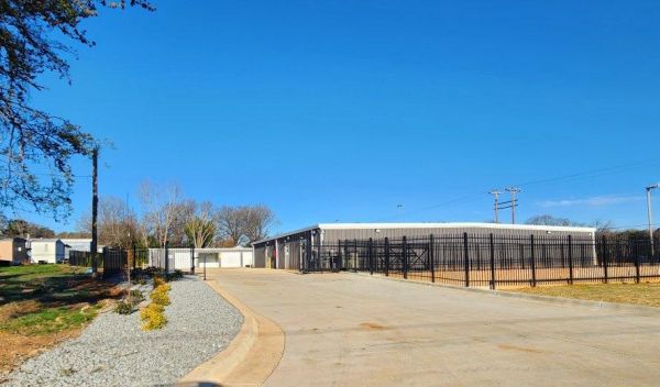 Hickory Grove Self Storage - 3004 Rhyne Street