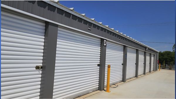 Hickory Grove Self Storage - 3004 Rhyne Street